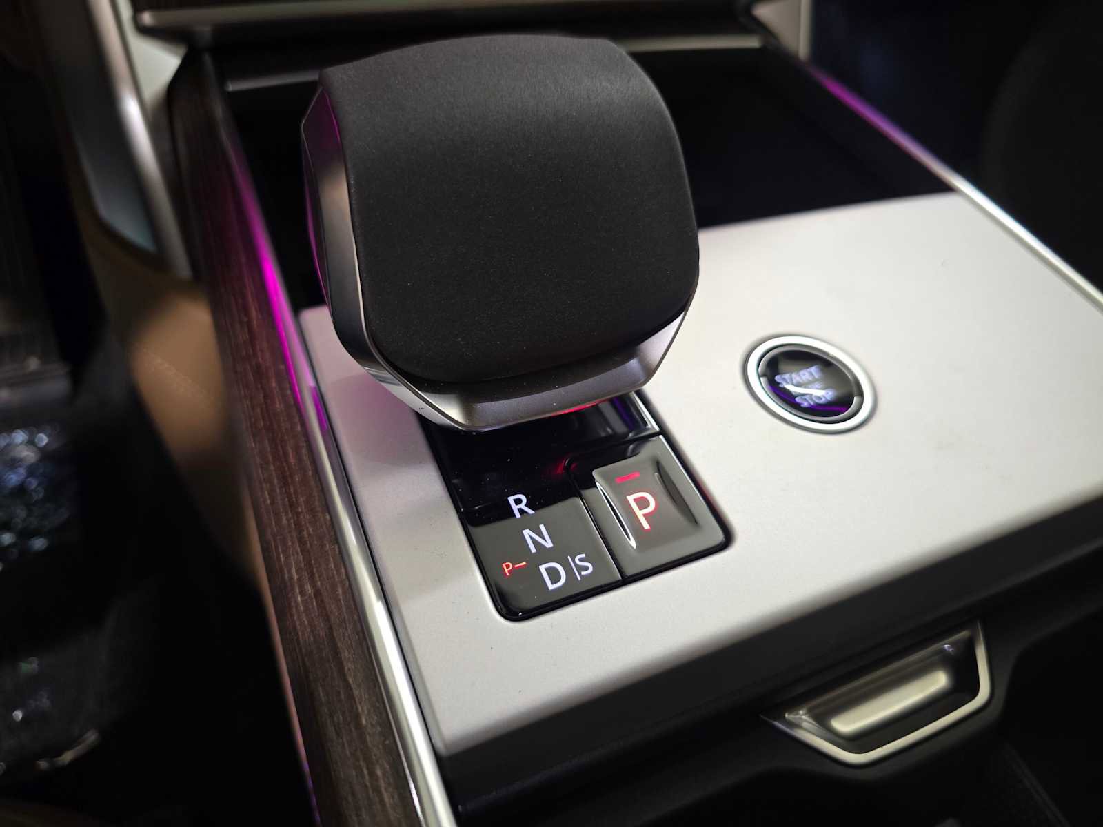 New 2026 Land Rover Range Rover SE image 33