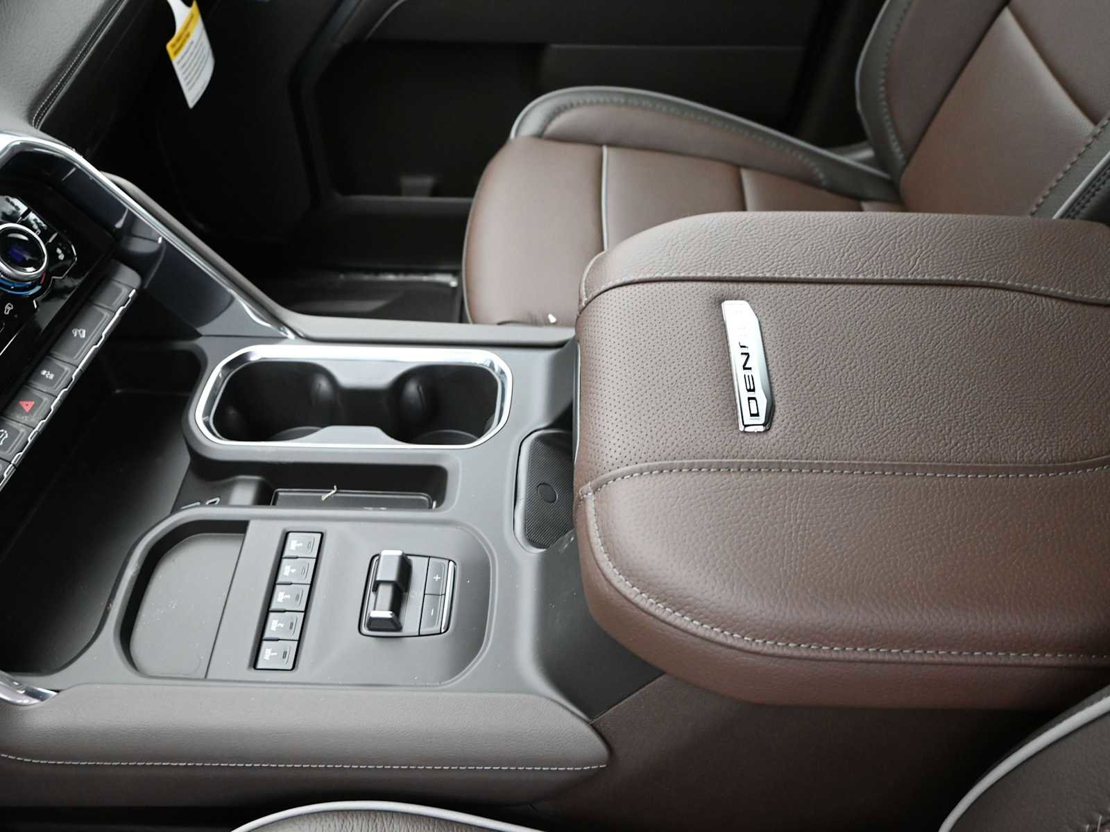 New 2026 GMC Sierra 2500 Denali w/ Denali Reserve Package image 16