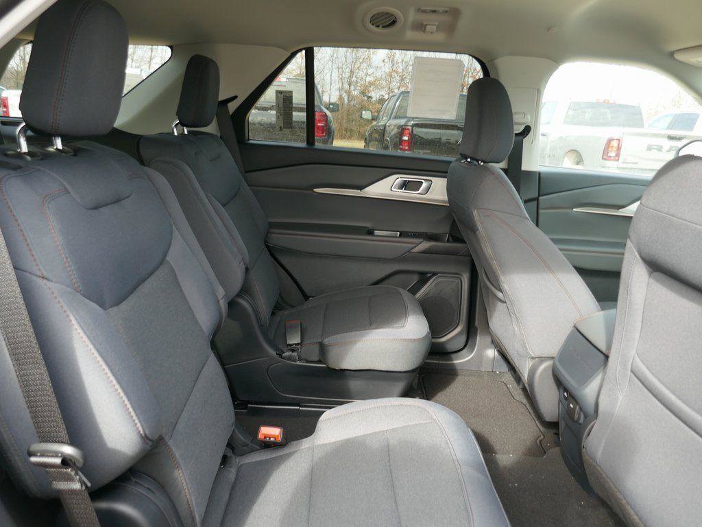 New 2026 Ford Explorer Active image 12