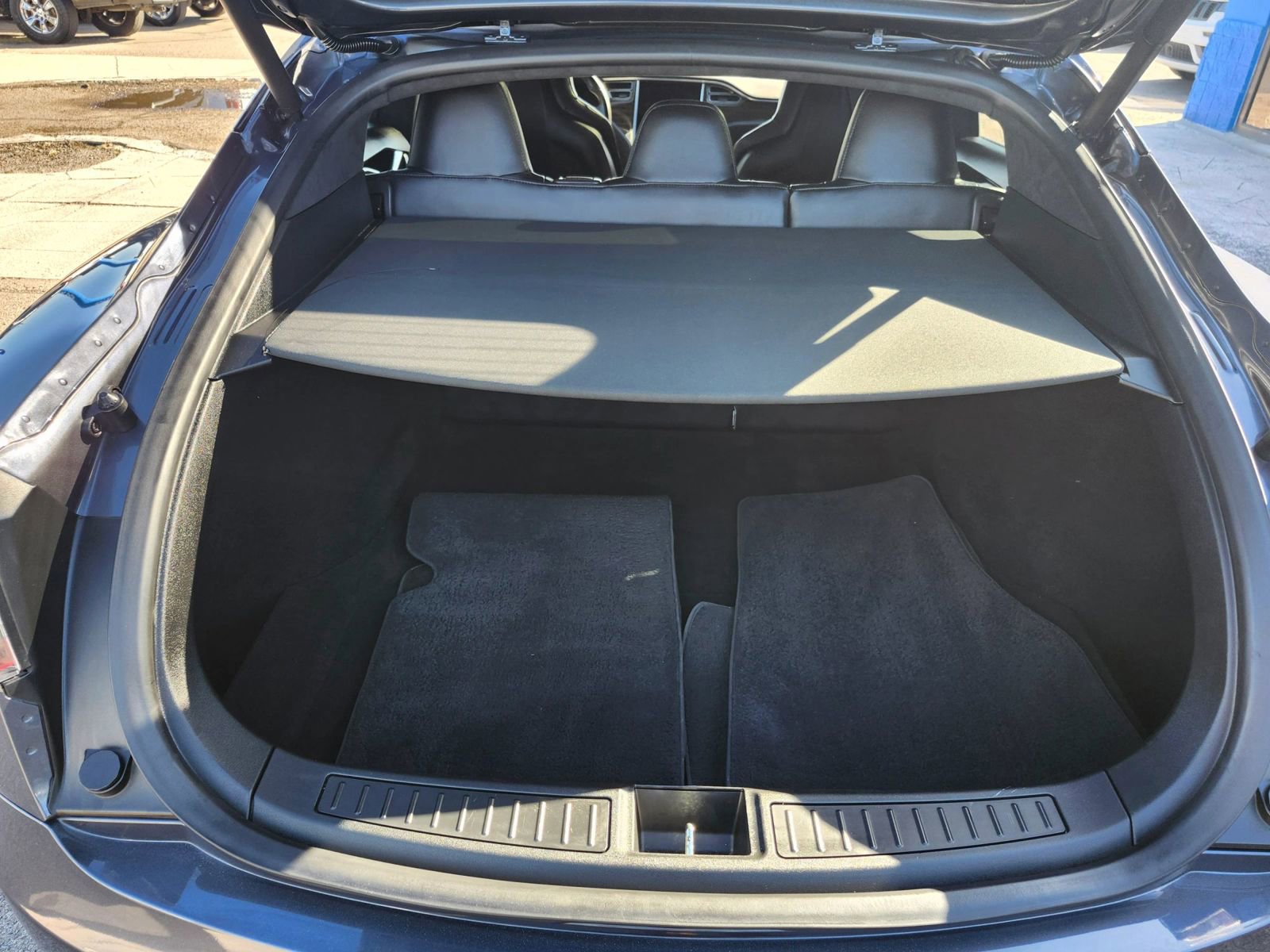 Used 2015 Tesla Model S 85 image 29