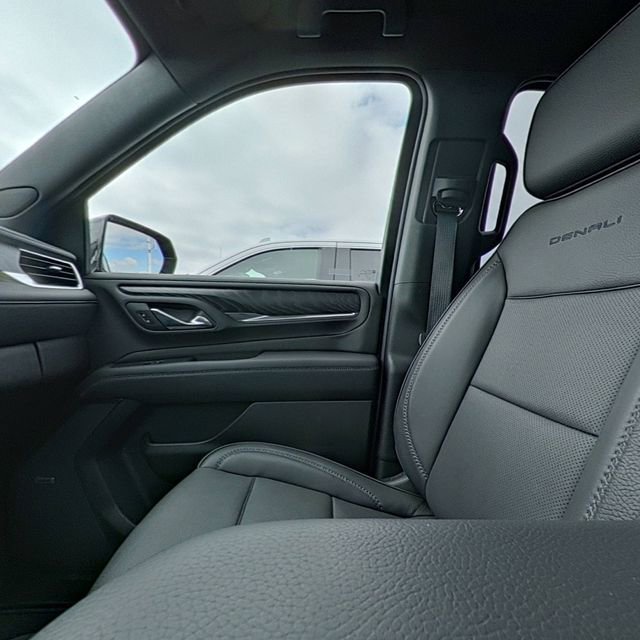 Used 2024 GMC Yukon Denali AWD/4WD image 28