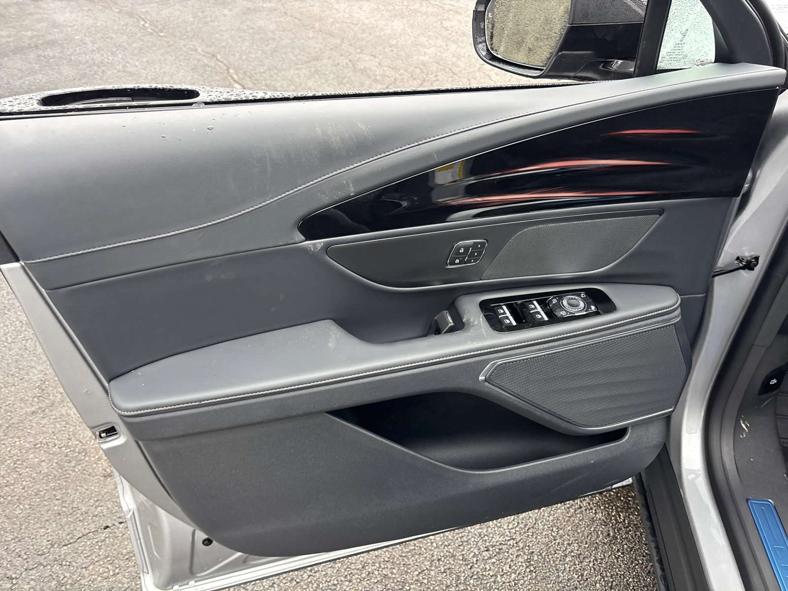 New 2026 Lincoln Nautilus Premier AWD/4WD image 11