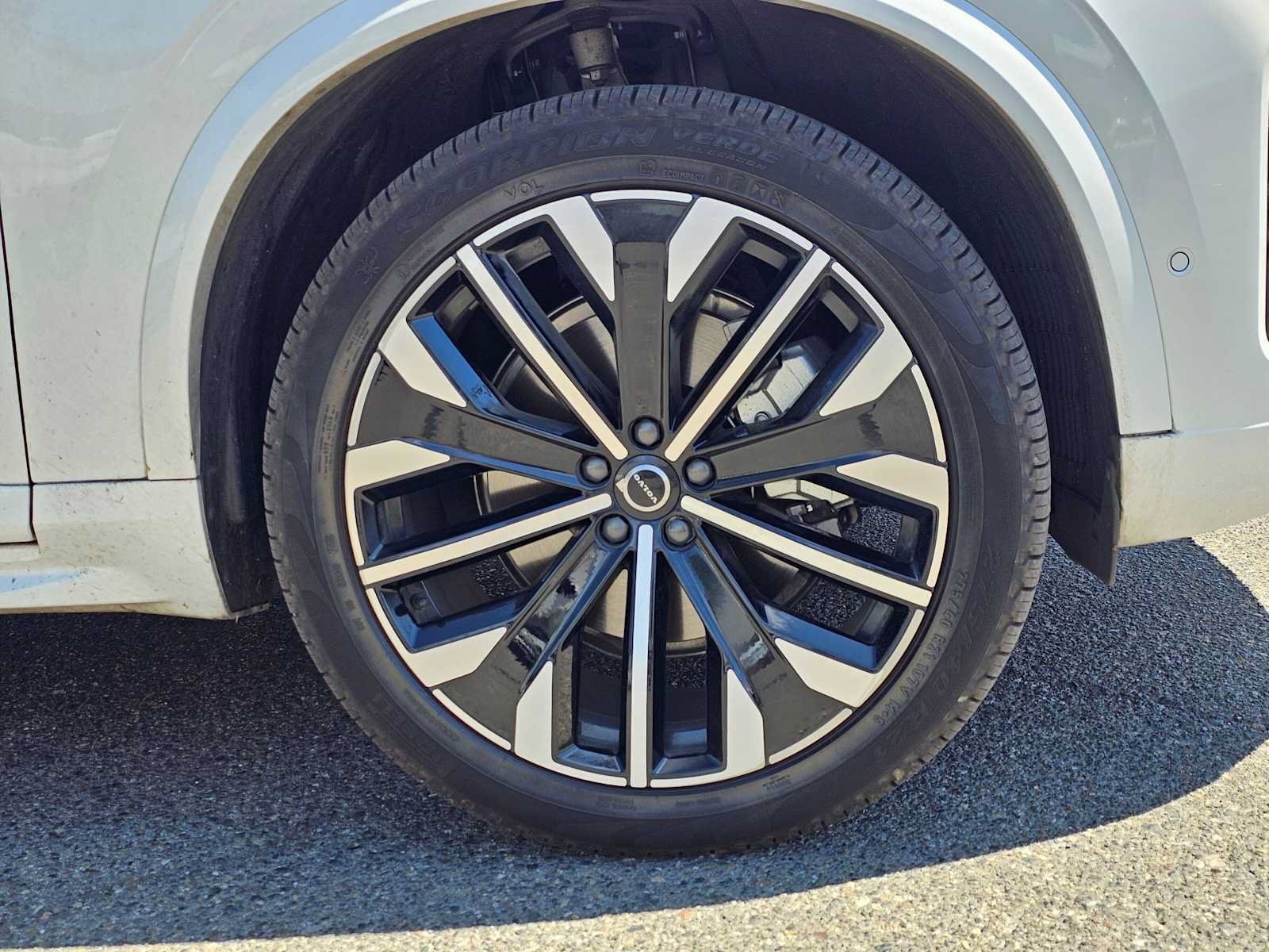 Certified 2026 Volvo XC90 B6 Plus w/ Protection Package Premier AWD/4WD image 9