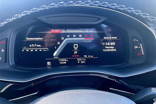 Used 2025 Audi Q8 Prestige w/ Prestige Package image 22