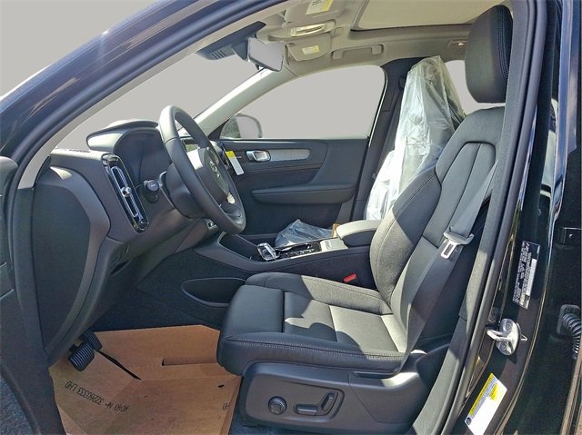 New 2025 Volvo XC40 B5 Ultra w/ Climate Package image 10
