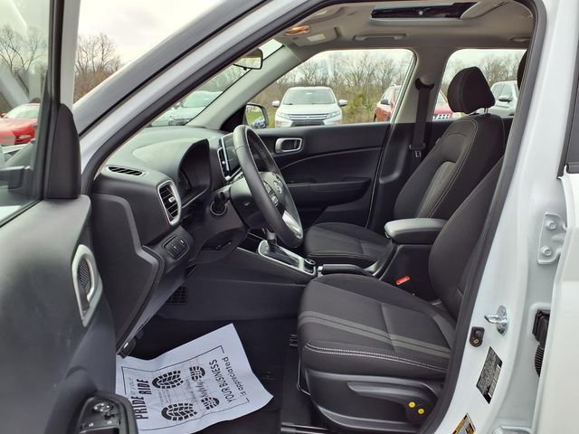 Used 2025 Hyundai Venue SEL image 58