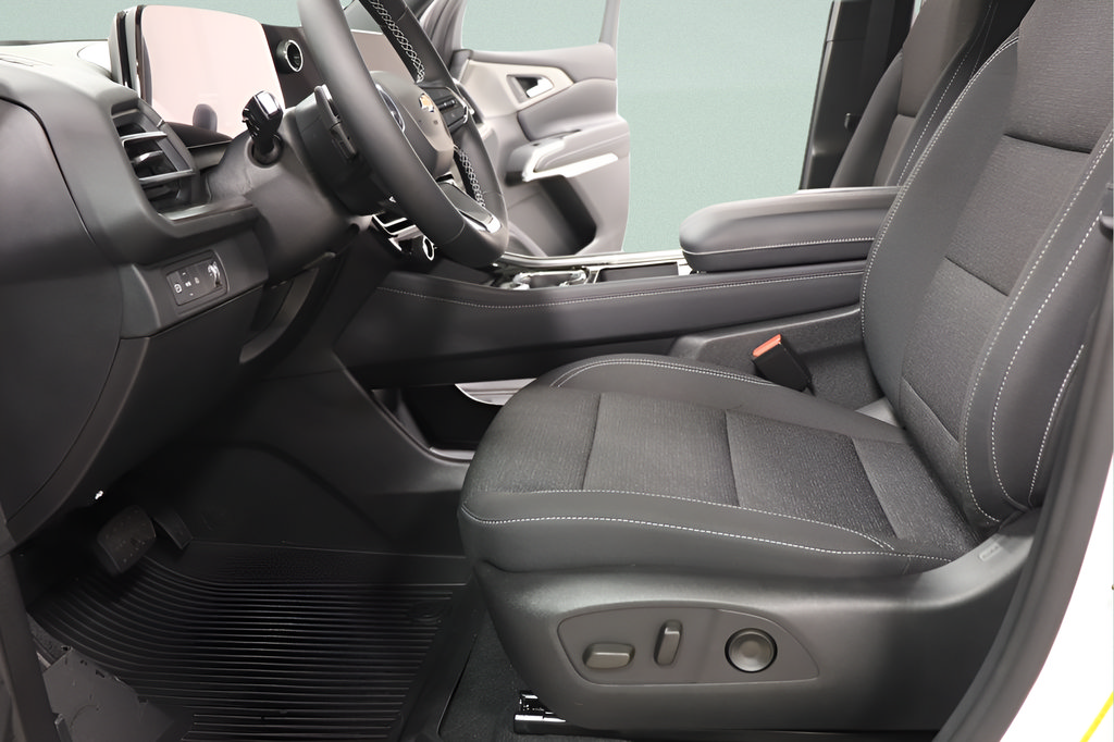 New 2027 Chevrolet Traverse LT w/ Sun and Wheel Package FWD image 22