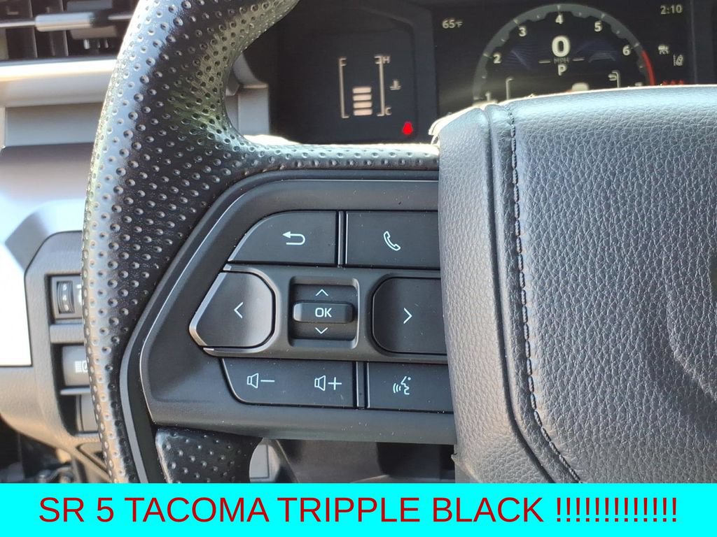 Used 2025 Toyota Tacoma SR5 AWD/4WD image 17