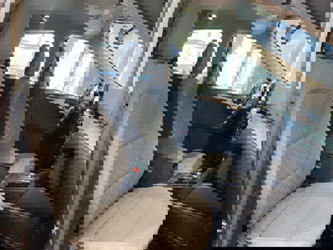 Used 2020 Ford Escape SE image 23