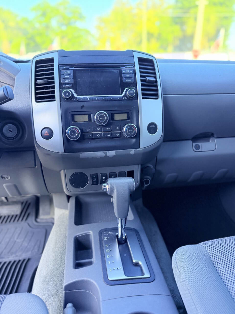 Used 2016 Nissan Frontier SV w/ SV Value Truck Package RWD image 11