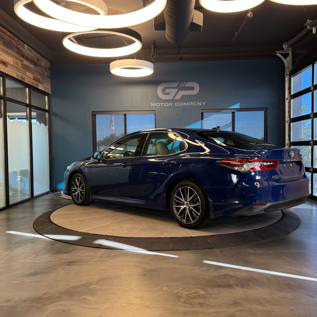 Used 2023 Toyota Camry XLE w/ Cold Weather Package FWD image 5