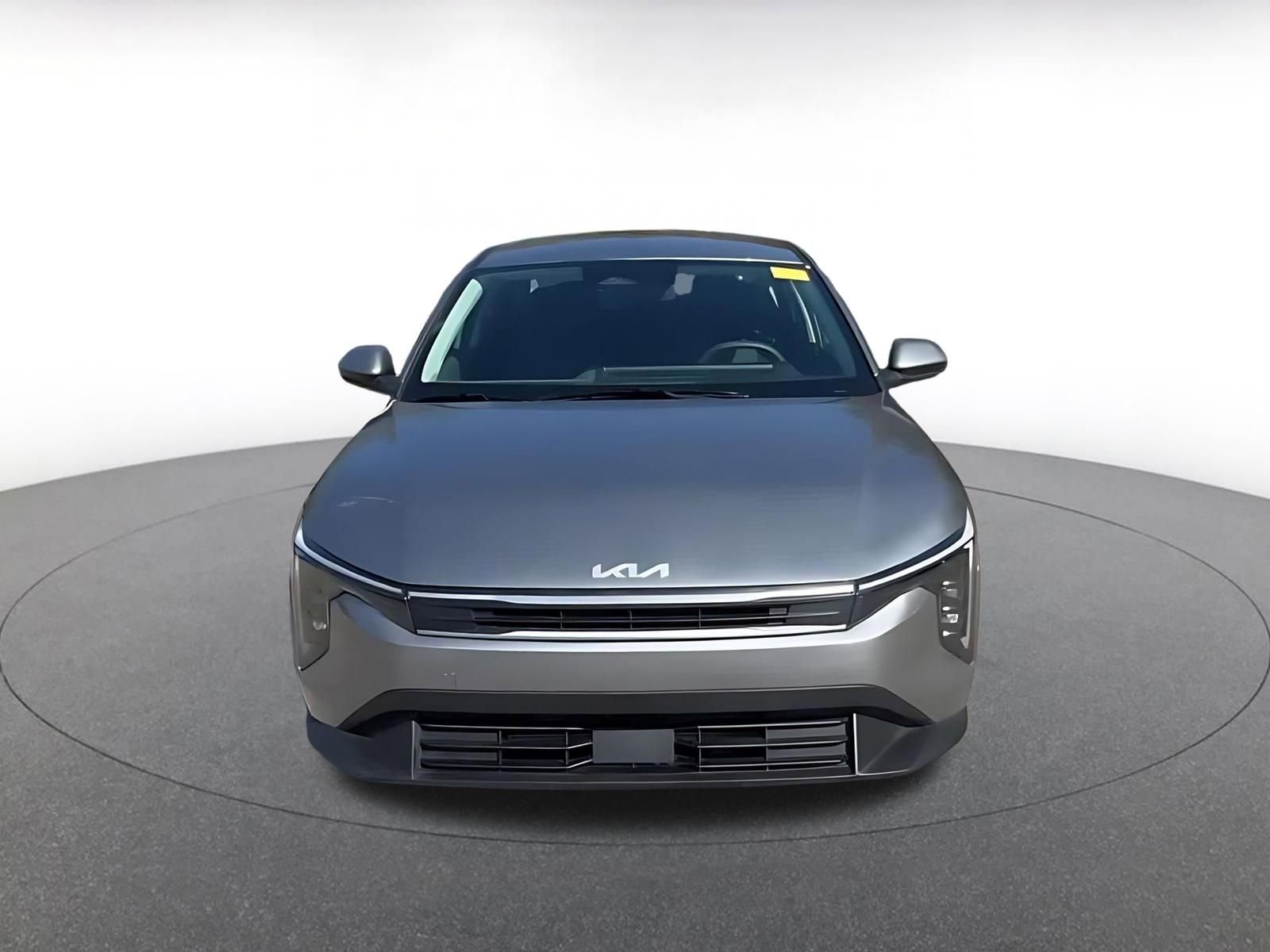 Used 2025 Kia K4 LXS image 3