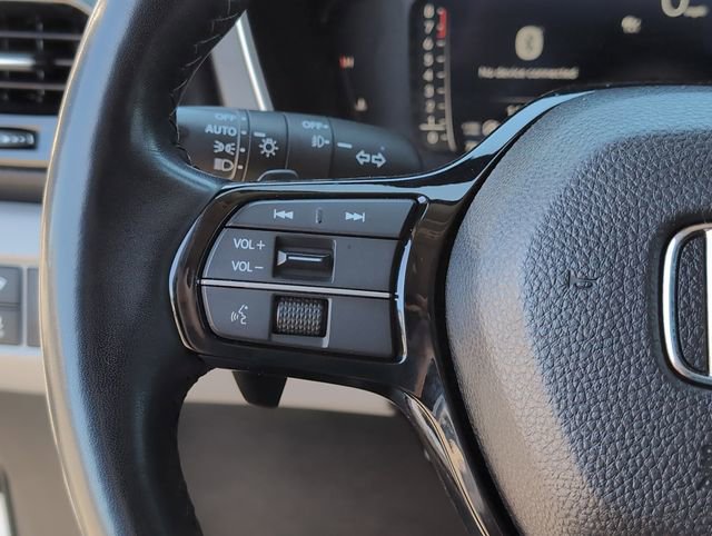 Used 2025 Honda Pilot Elite image 25