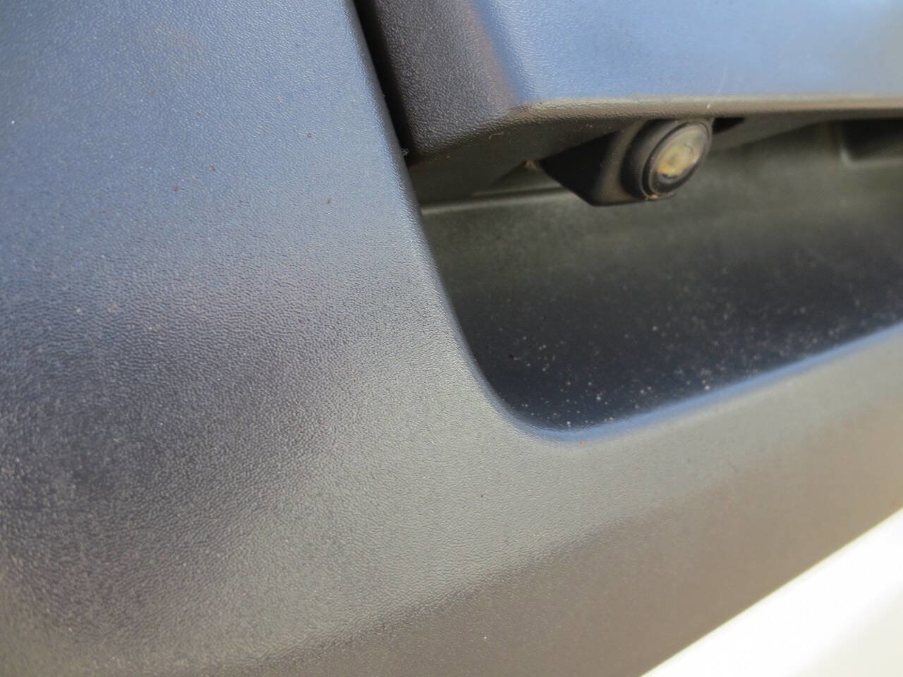 Used 2019 Nissan Frontier SV image 6