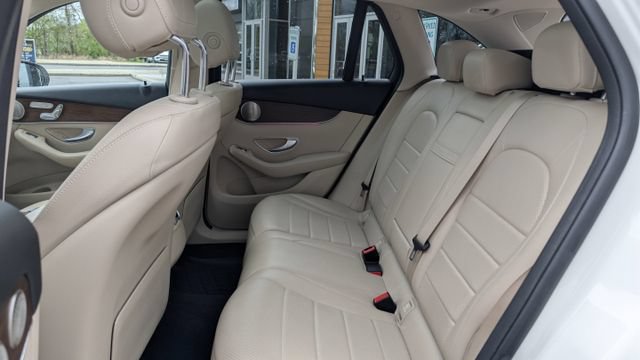 Used 2021 Mercedes-Benz GLC 300 4MATIC image 11