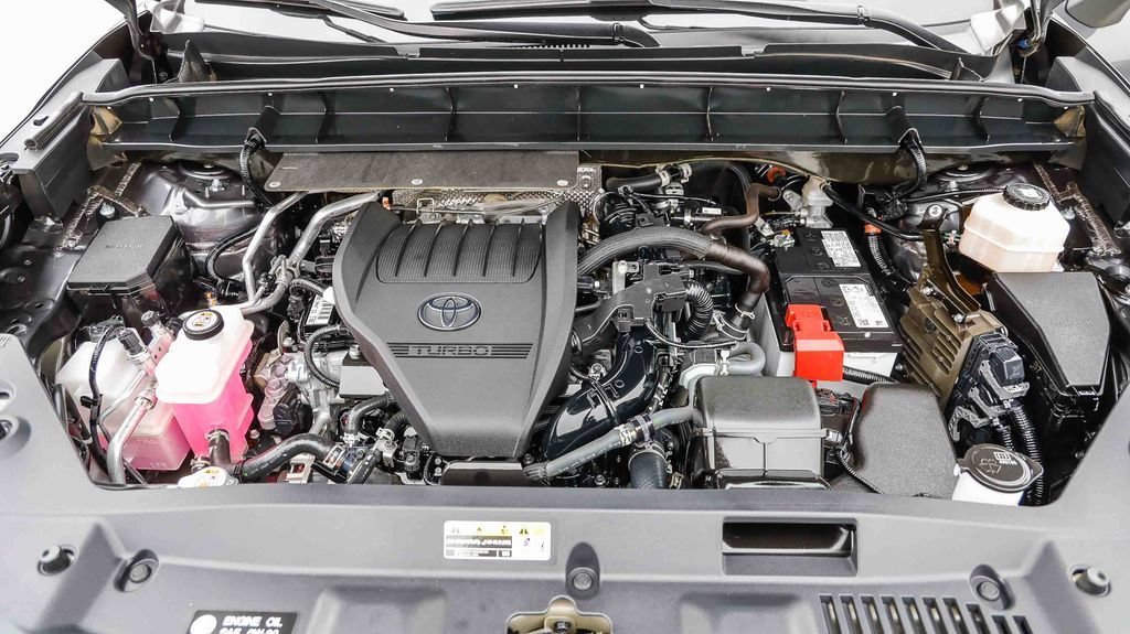 Used 2024 Toyota Highlander XLE AWD/4WD image 32