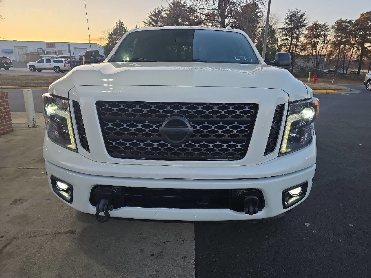 Used 2018 Nissan Titan XD image 90