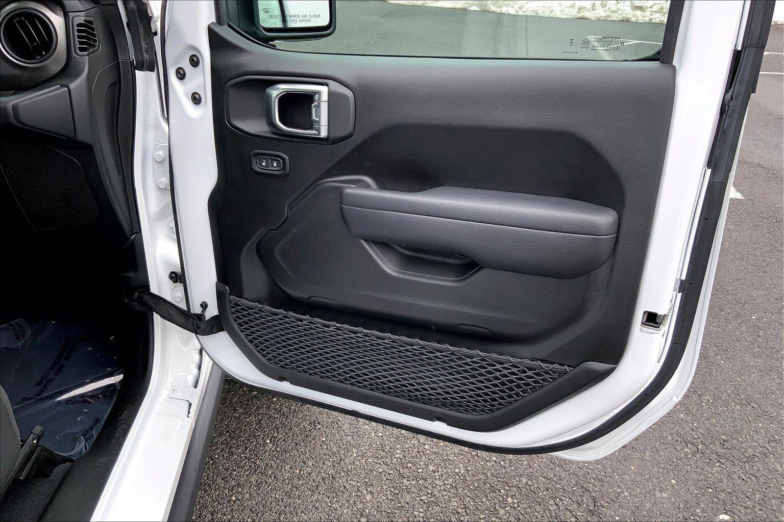 Certified 2023 Jeep Gladiator Willys image 18