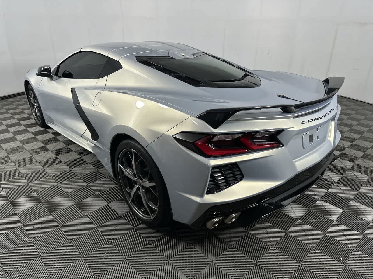 Used 2021 Chevrolet Corvette Stingray Premium Cpe w/ Z51 Performance Package RWD image 18
