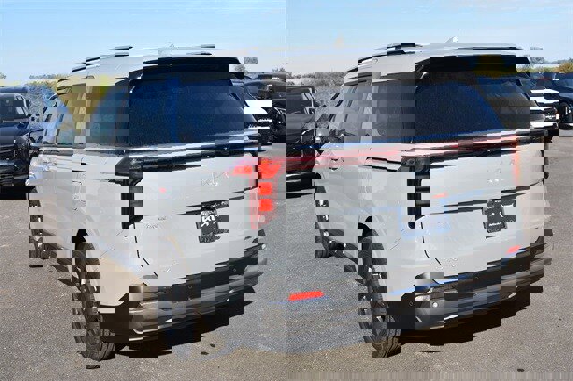 New 2026 Kia Carnival SX image 5