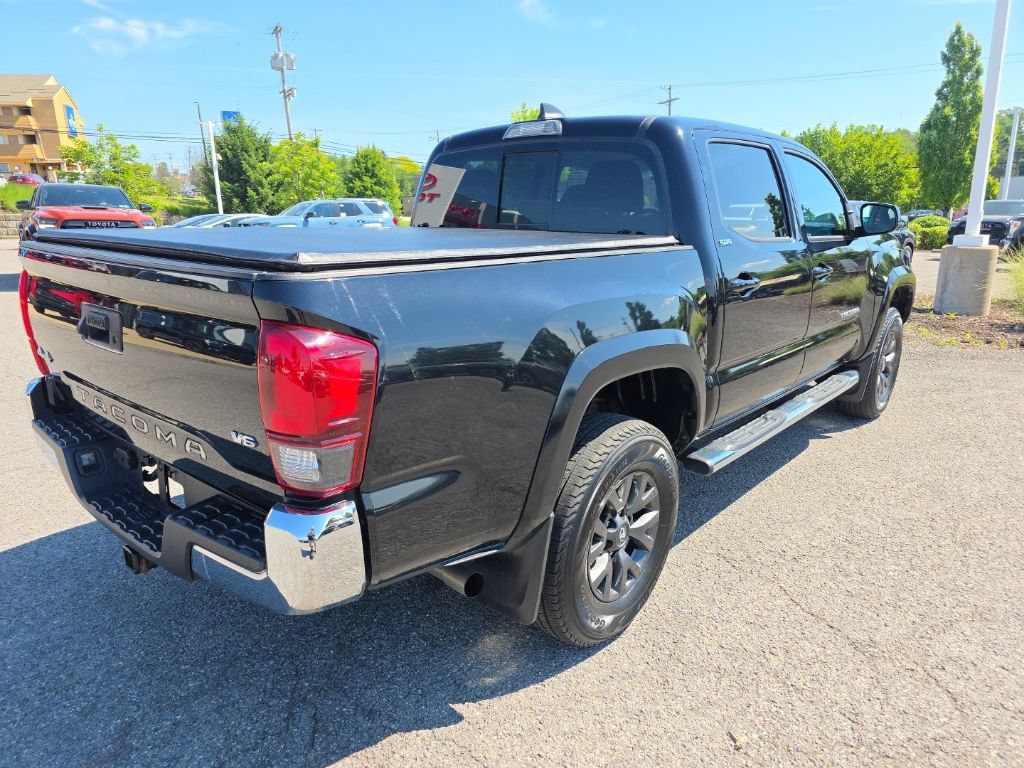 Used 2022 Toyota Tacoma SR5 AWD/4WD image 7