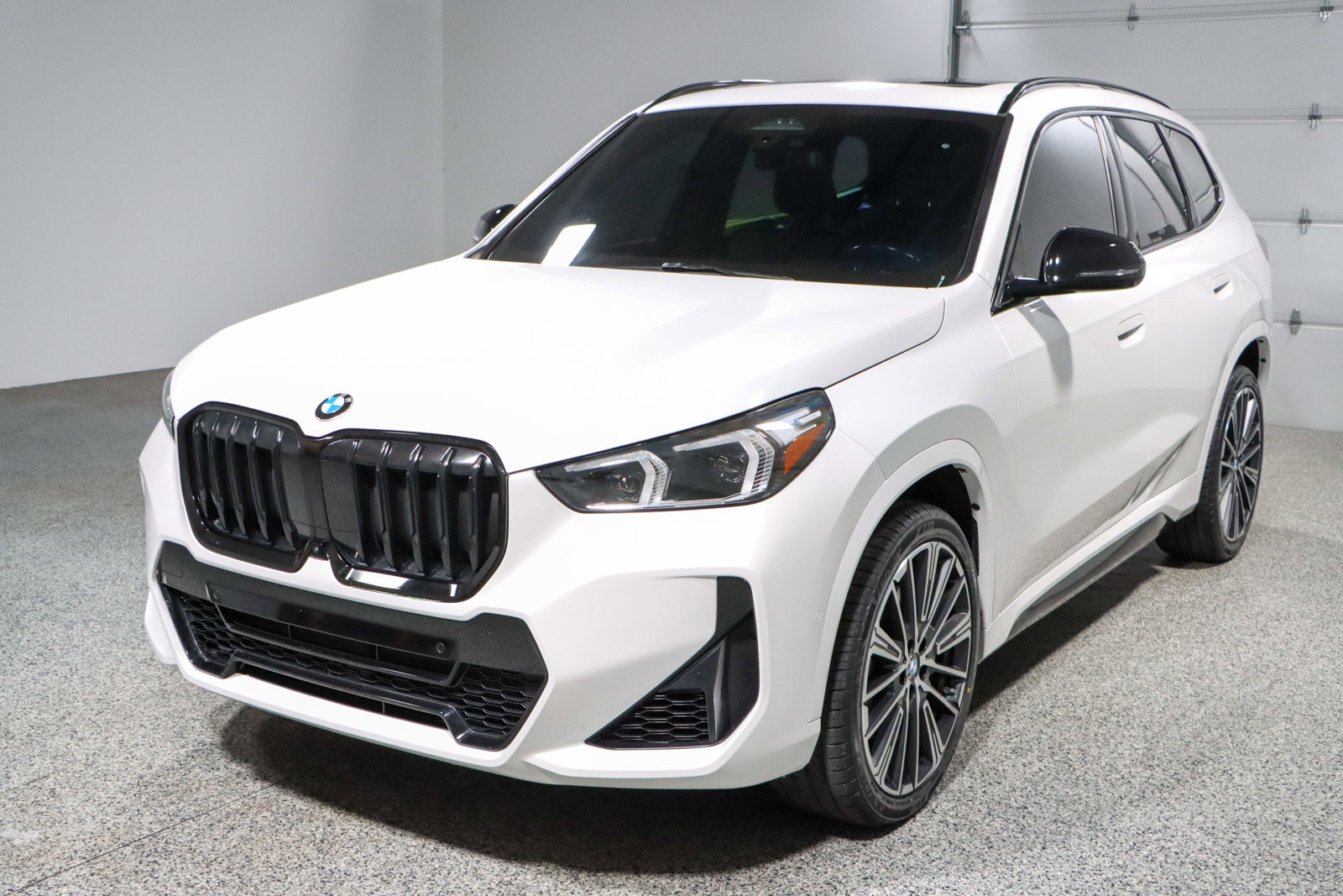 Used 2023 BMW X1 xDrive28i w/ Premium Package AWD/4WD image 32