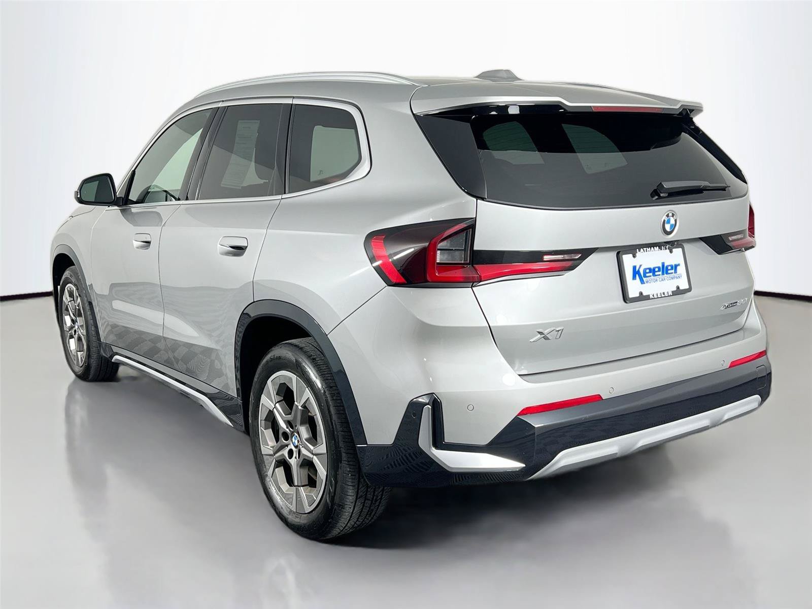 Certified 2023 BMW X1 xDrive28i w/ Convenience Package AWD/4WD image 4