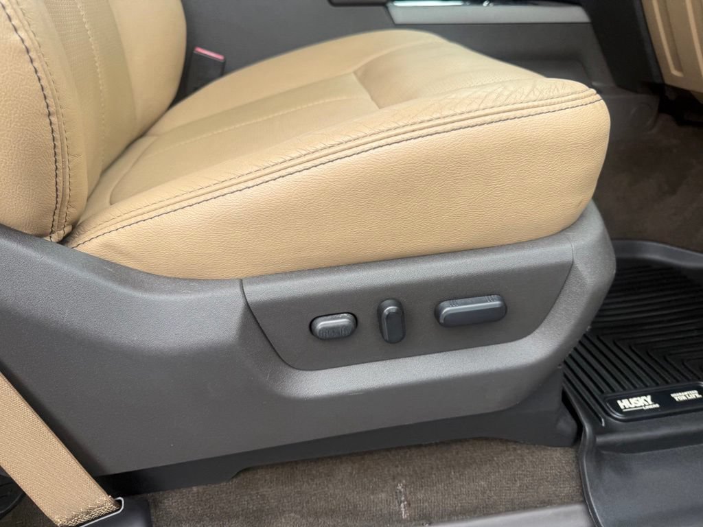 Used 2016 Ford F350 Lariat w/ Lariat Interior Package AWD/4WD image 70
