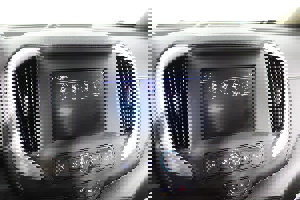 Used 2023 GMC Terrain SLE w/ Driver Convenience Package image 15