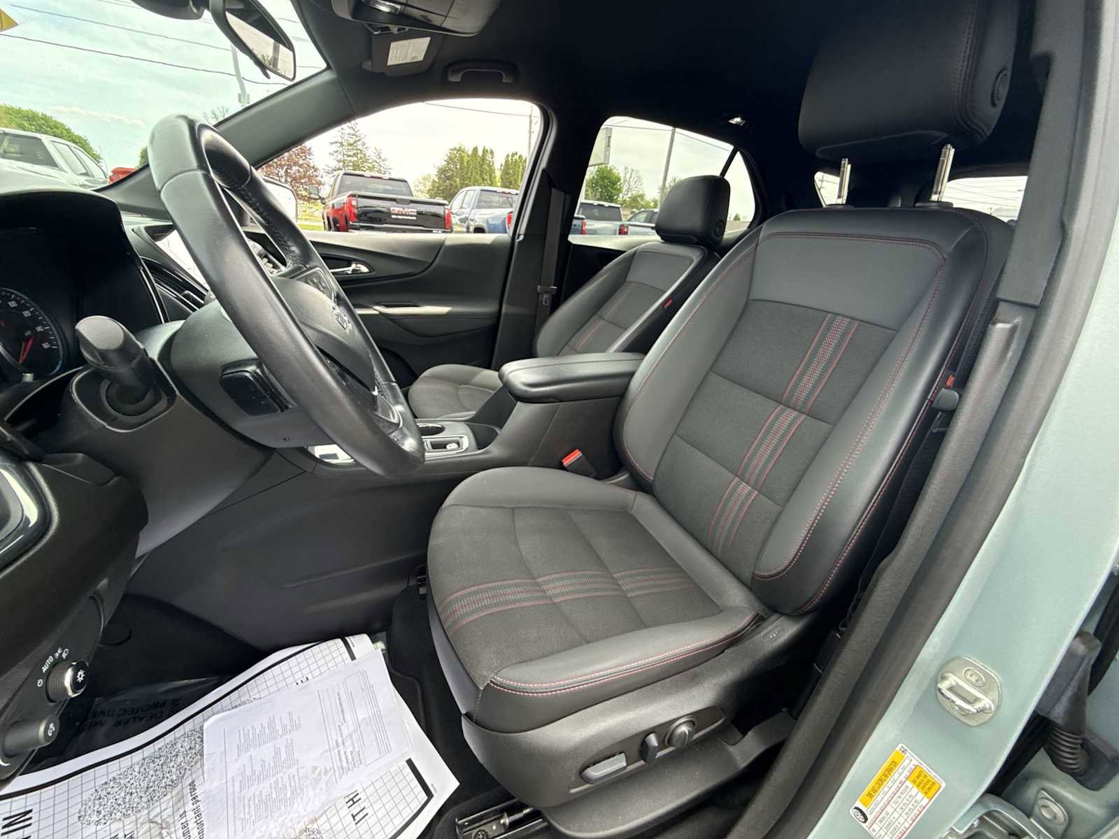 Certified 2022 Chevrolet Equinox RS w/ Infotainment Package image 13