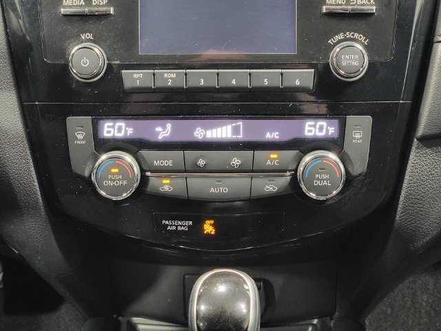 Used 2017 Nissan Rogue SV w/ Midnight Edition Package AWD/4WD image 20
