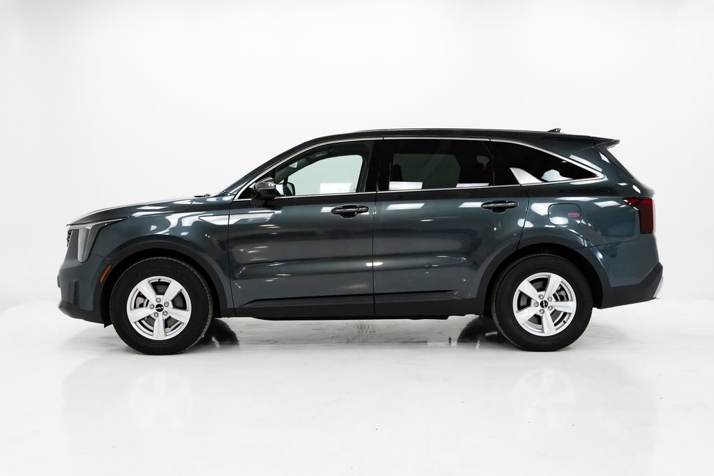 Certified 2025 Kia Sorento LX FWD image 27