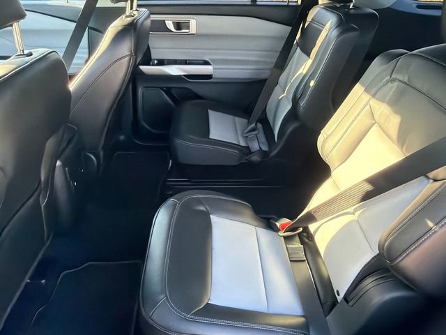 Used 2022 Ford Explorer XLT w/ Equipment Group 202A image 16