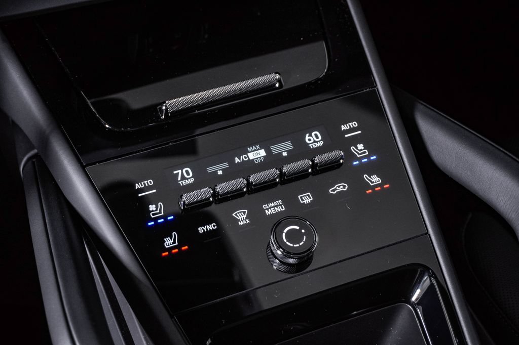 New 2026 Porsche Cayenne GTS AWD/4WD image 24