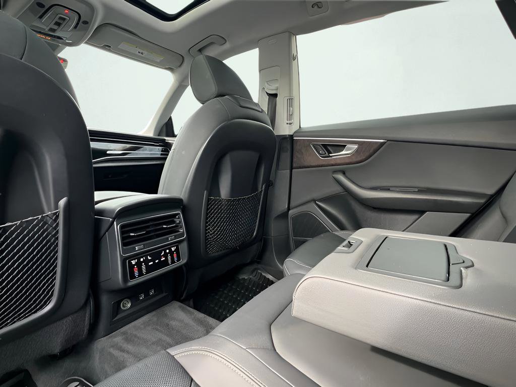 Used 2020 Audi Q8 Premium Plus w/ Premium Plus Package image 19