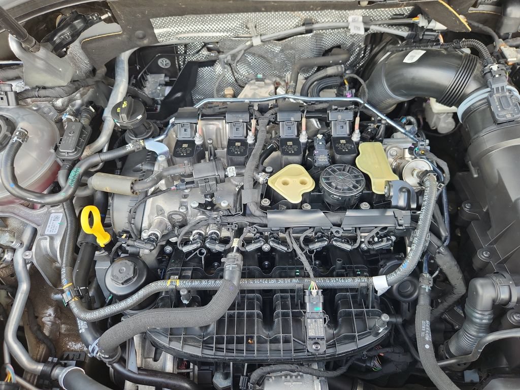 Used 2023 Volkswagen Tiguan SE R-Line AWD/4WD image 15