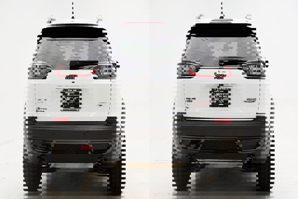 Used 2019 Jeep Cherokee Trailhawk w/ Cold Weather Group image 7