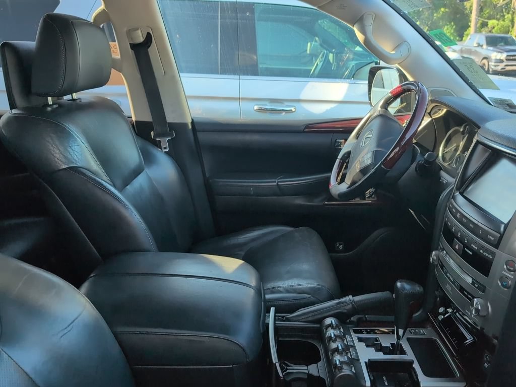 Used 2014 Lexus LX 570 4WD image 2