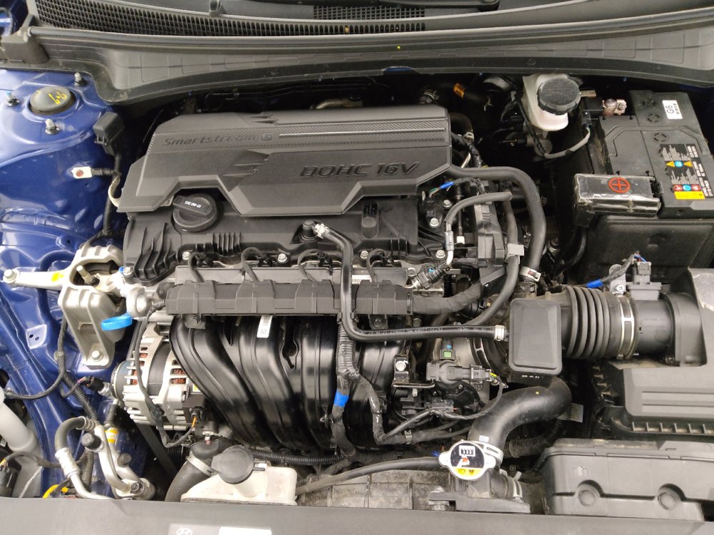 Used 2025 Hyundai Elantra Sport FWD image 30