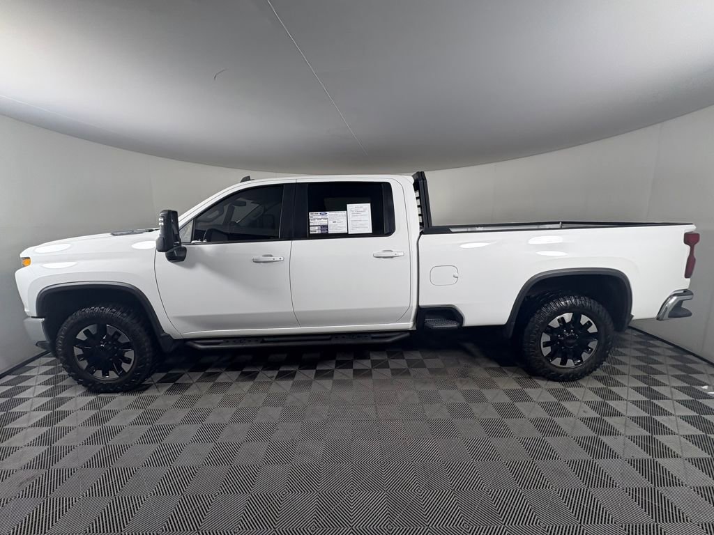 Used 2020 Chevrolet Silverado 3500 LT w/ Convenience Package image 4