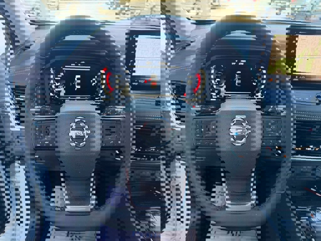 Certified 2025 Nissan Rogue SL image 10