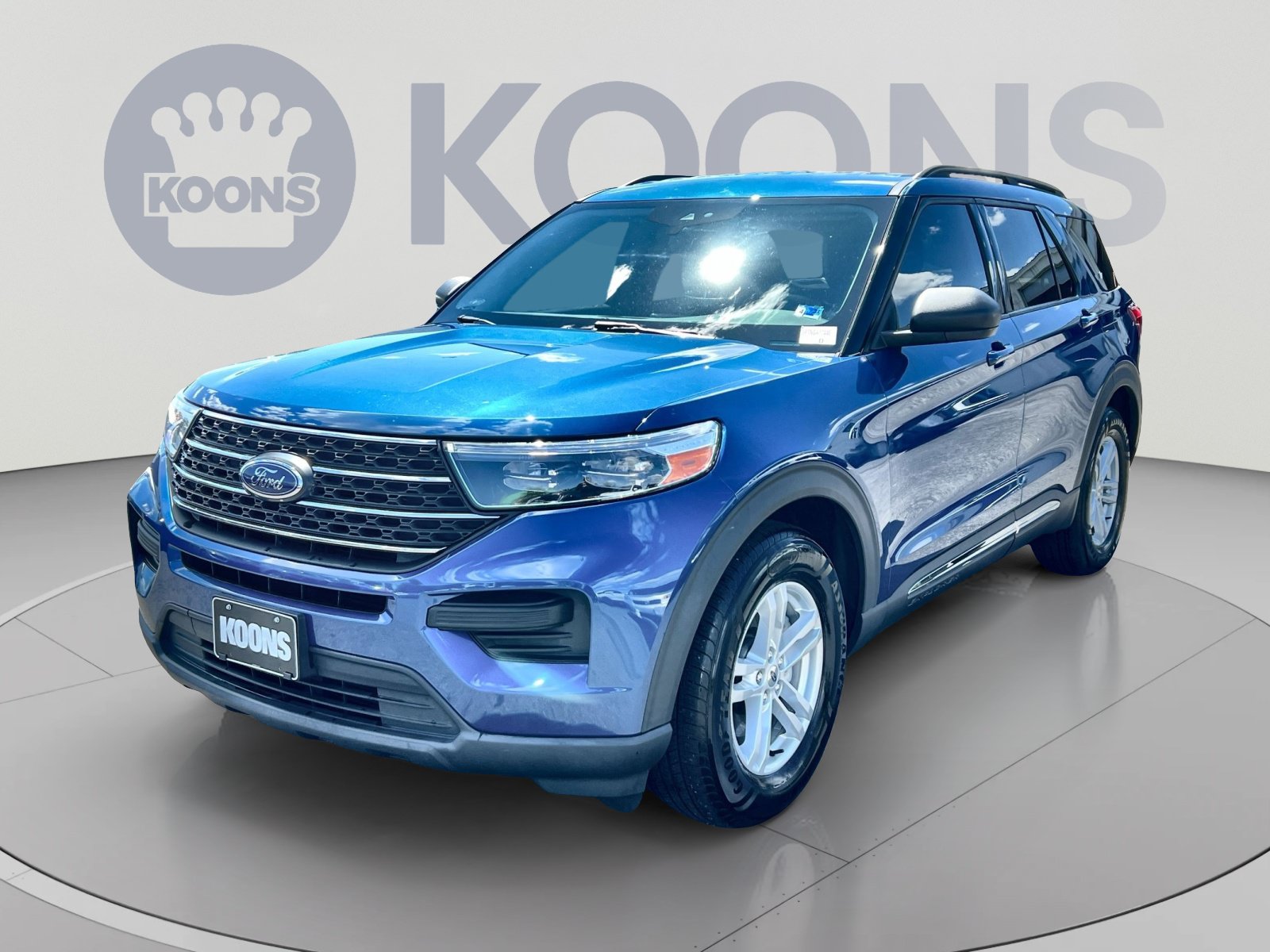 Used 2022 Ford Explorer XLT RWD image 1