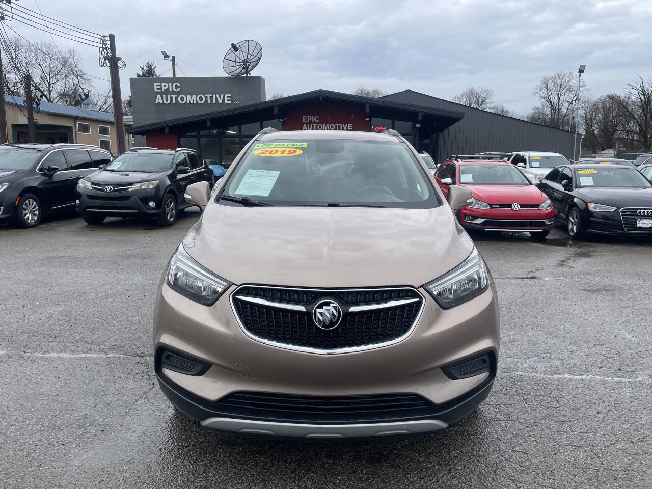Used 2019 Buick Encore Preferred w/ Safety Package FWD image 2