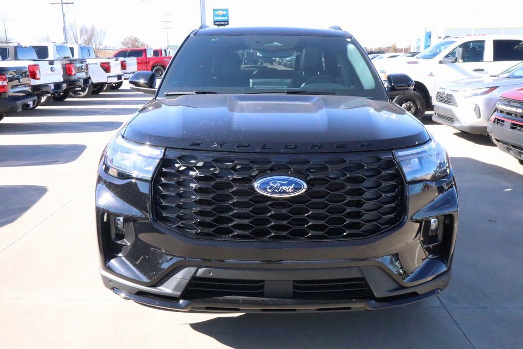 New 2026 Ford Explorer ST-Line w/ ST-Line Street Pack image 9