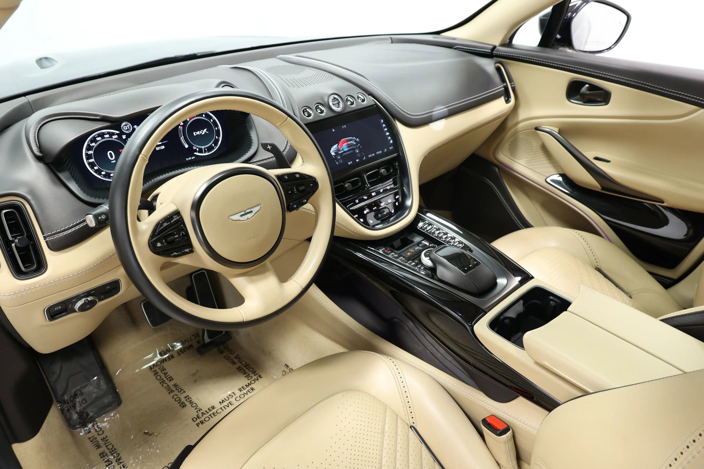 Used 2021 Aston Martin DBX image 2