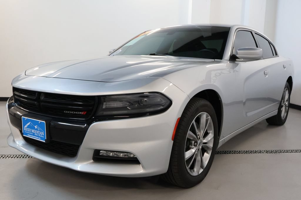Used 2020 Dodge Charger SXT AWD/4WD image 3