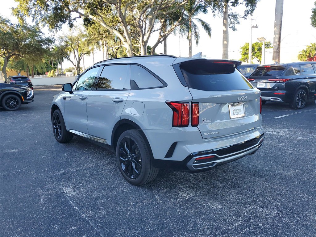 Certified 2023 Kia Sorento SX image 4