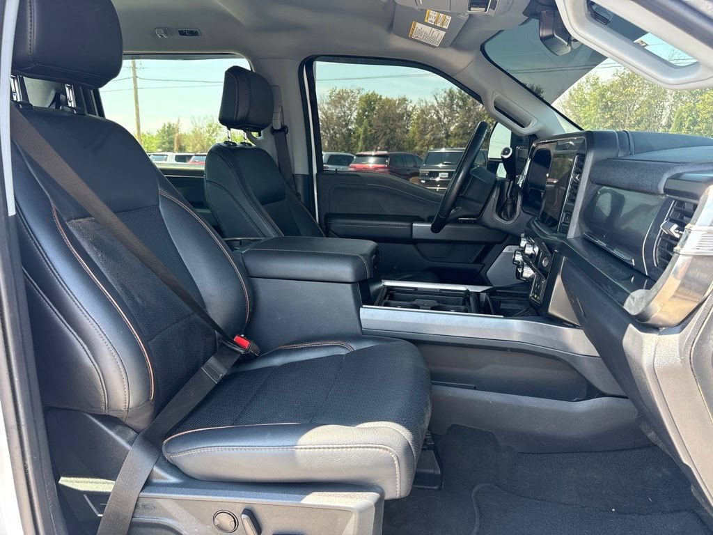 Used 2025 Ford F450 Lariat AWD/4WD image 30