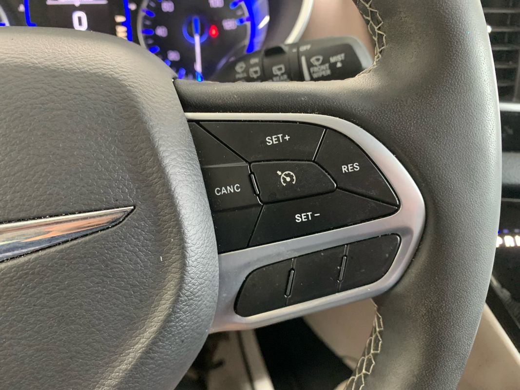 Used 2023 Chrysler Voyager LX image 40