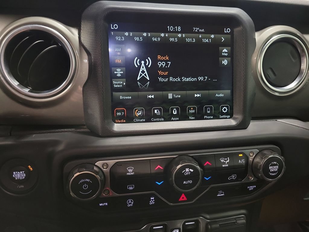 Used 2023 Jeep Wrangler Unlimited Sahara AWD/4WD image 17